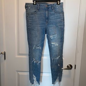 American Eagle Distressed Lightwash Jeans (12)
